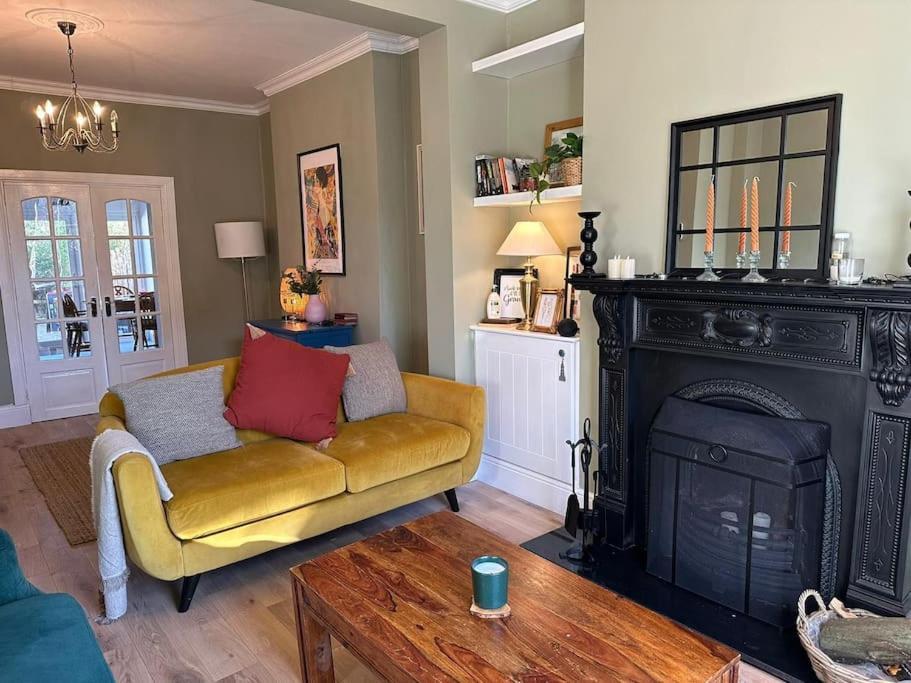 הוילה Townhouse In Belfast, Newtownabbey. מראה חיצוני תמונה